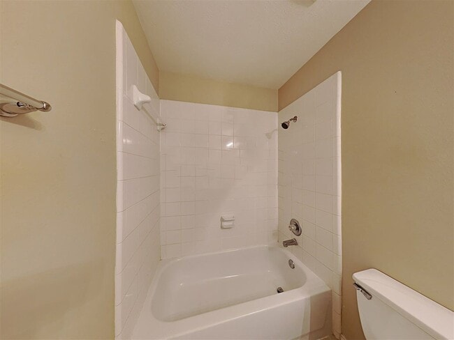 Building Photo - 2718 Eros Ln