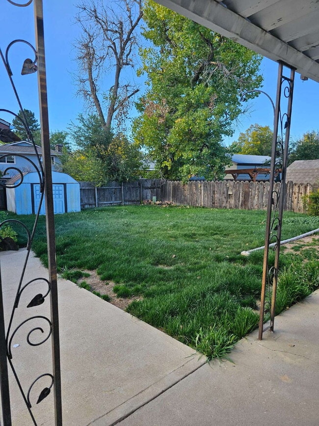 Building Photo - Charming 3BR/2BA with Massive Yard and Gar...