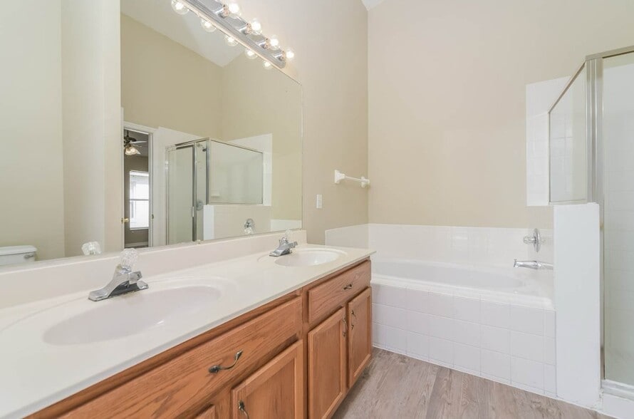 Building Photo - 216 Manoel Ln