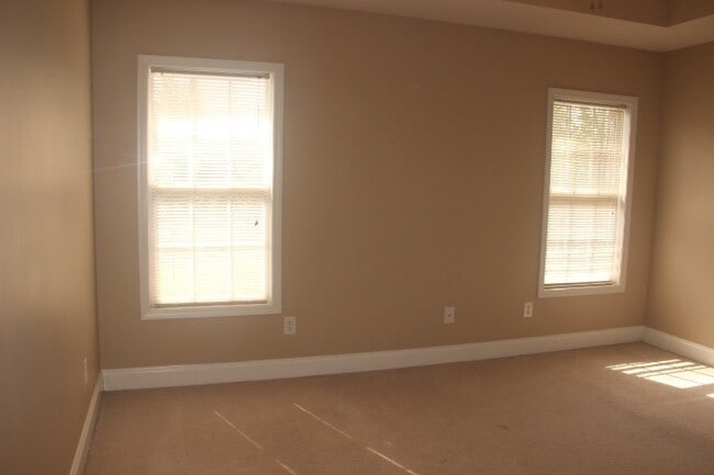 Building Photo - End of cul-de-sac quiet rancher in Owens Cross Roads