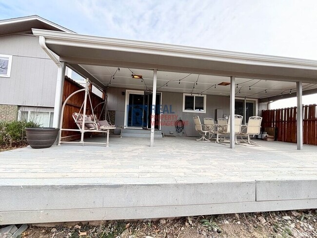 Building Photo - 7361 S Quince St