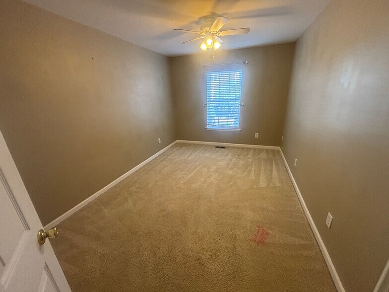 Building Photo - Room in Townhome on Ivory Run Way