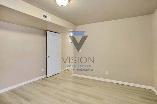 Building Photo - 1482 E 1280 S