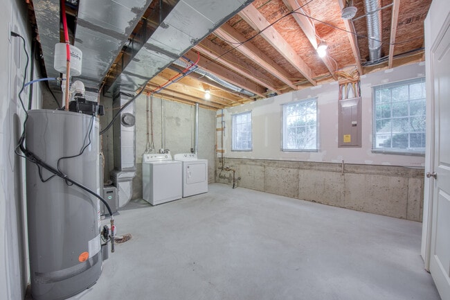 Building Photo - 423 Marshall Heights Dr