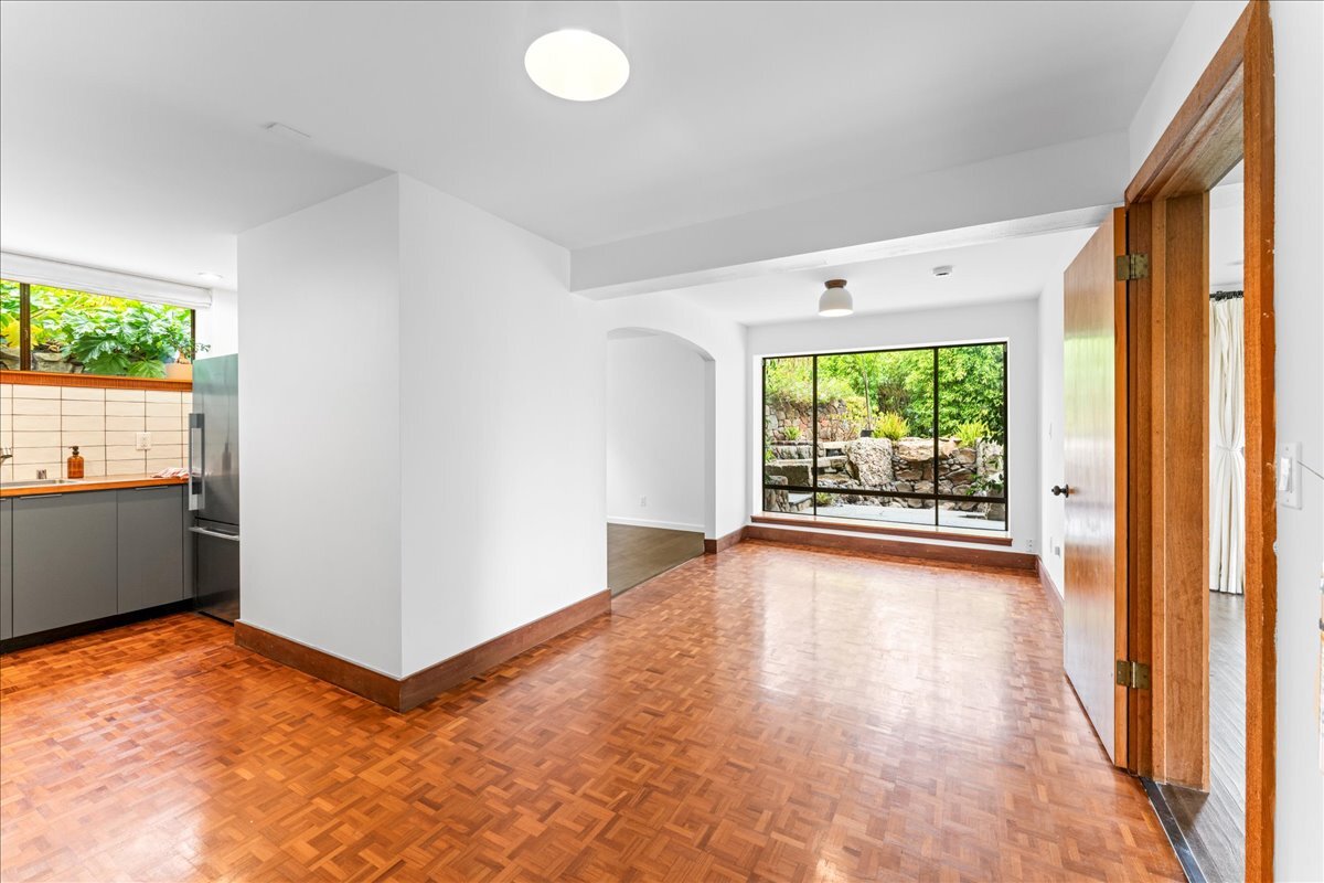 dining room - 473 Panoramic Hwy
