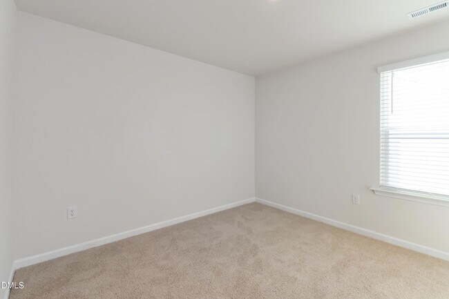 Building Photo - 258 Palm Dr