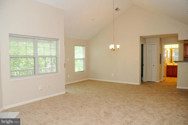 Building Photo - 5812 Wyndham Cir