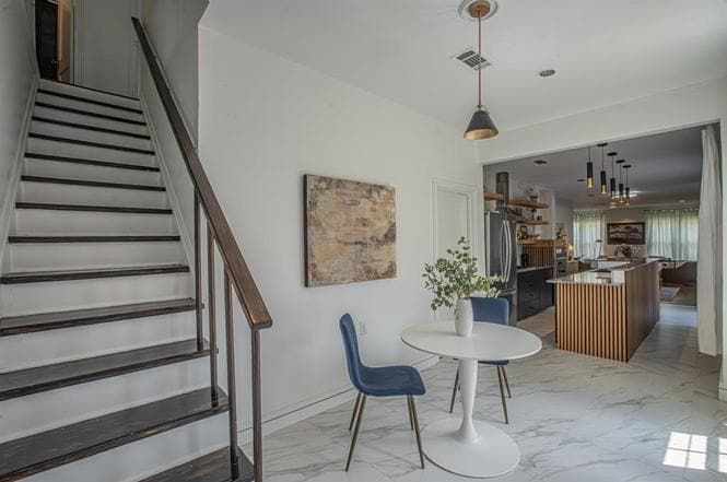 Building Photo - 5332 El Campo Ave