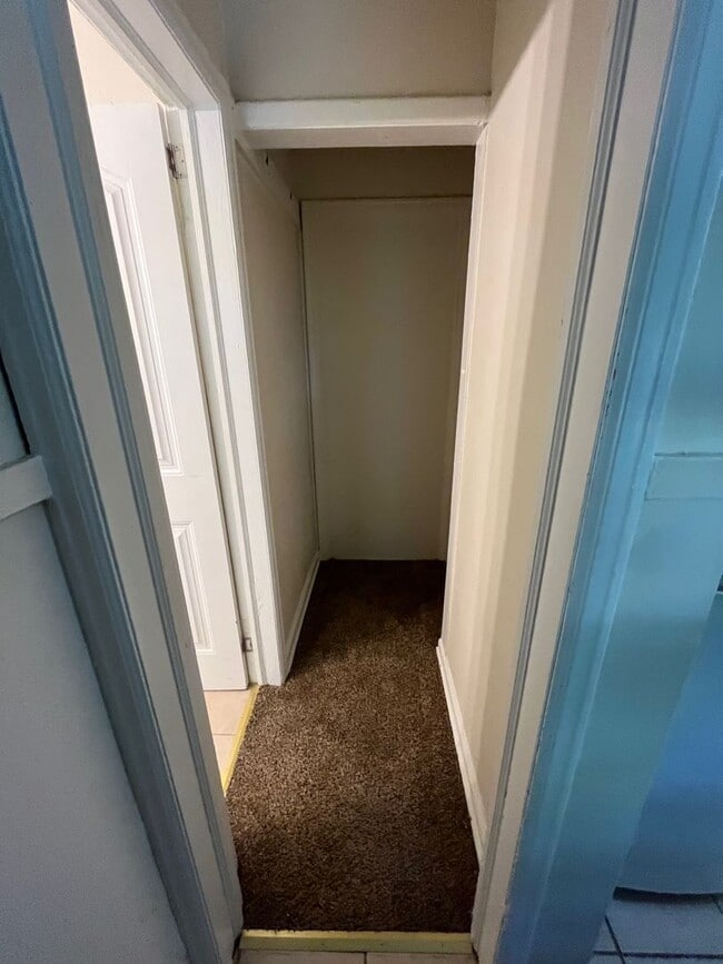Building Photo - Bright & Spacious Studio Just Minutes from...