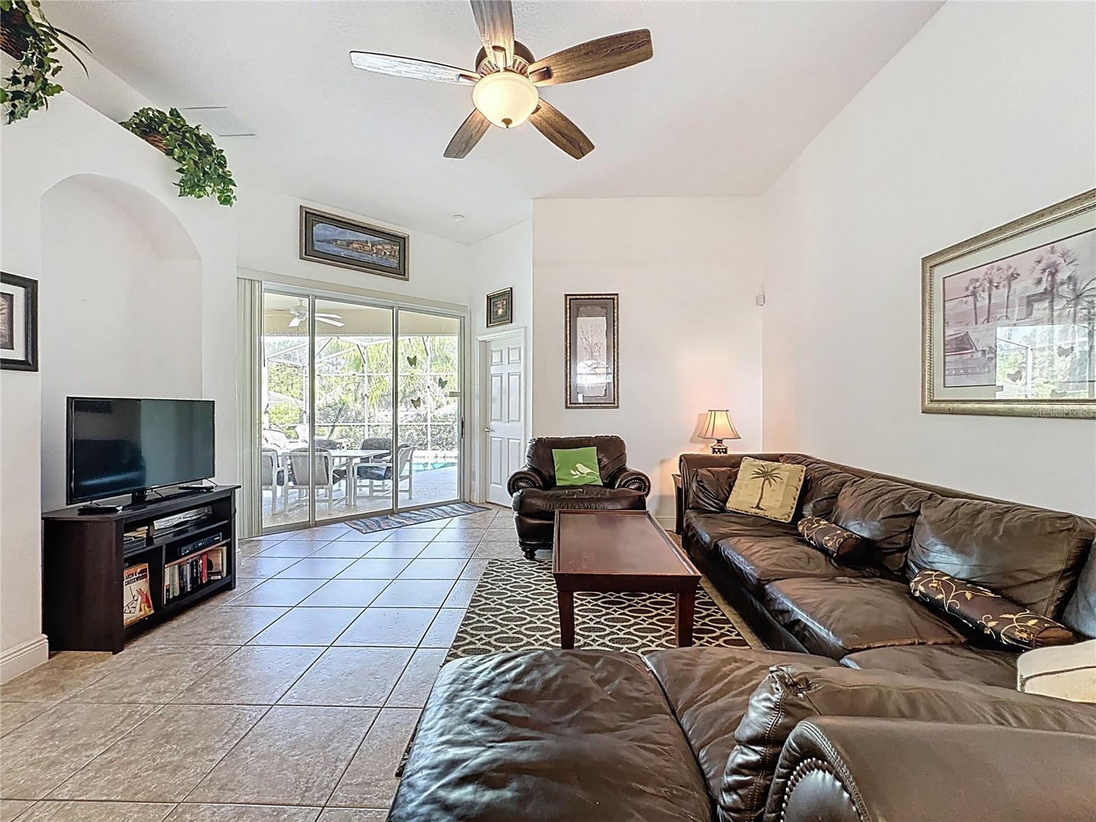 Building Photo - 107 Amaca Ln