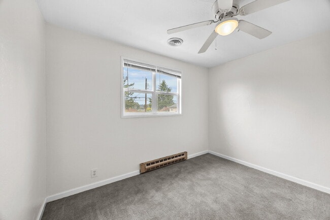 Building Photo - **WE ALREADY HAVE AN APPLICATION. NO SHOWI...