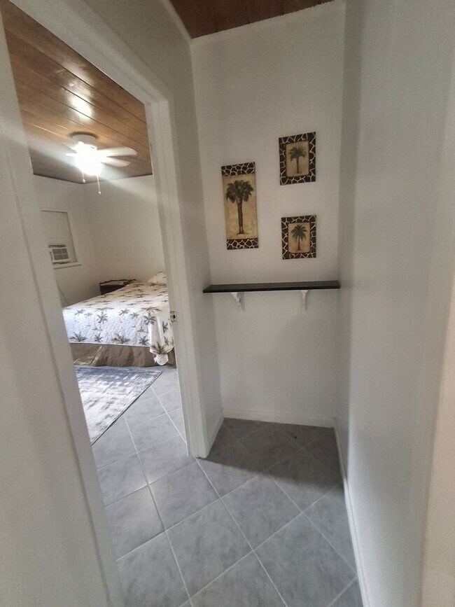 Building Photo - $1,200 per month | 1 Bedrooms | 1 Bathroom*