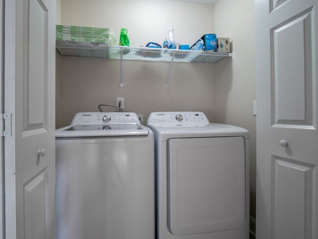 Building Photo - 355 S Stingray Ln