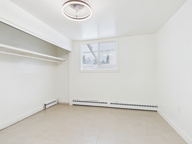 Building Photo - 829 17th Ave