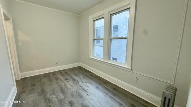 Building Photo - 56 Lindsley Pl