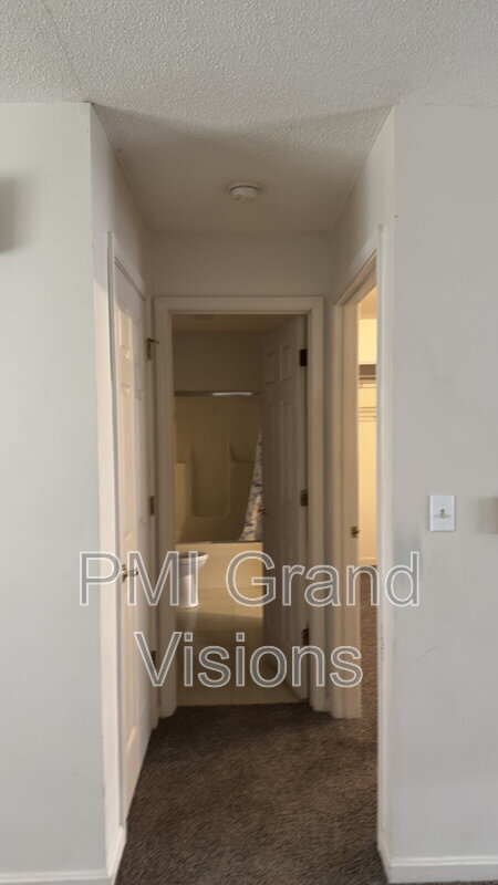 Building Photo - 1305 18th St
