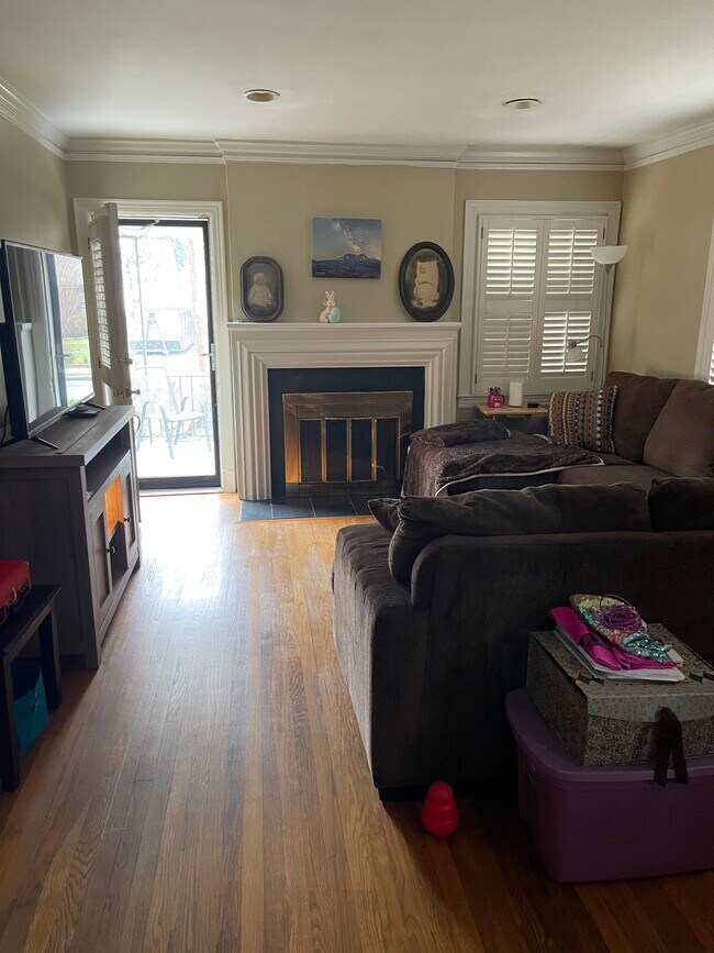 Building Photo - 3641 Cowden Ave