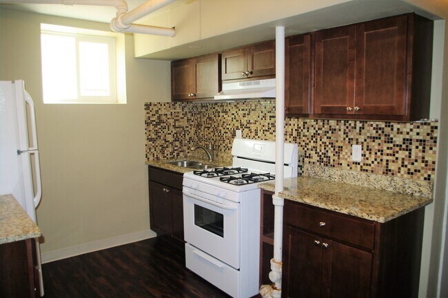 Building Photo - 474 Herschel St