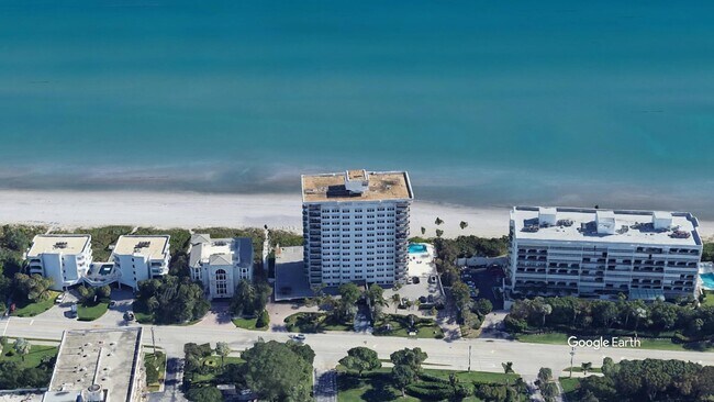 Building Photo - 2066 N Ocean Blvd