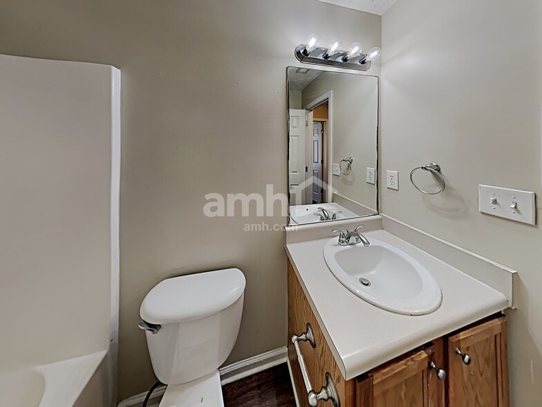 Building Photo - 1130 Saint Phillips Ct