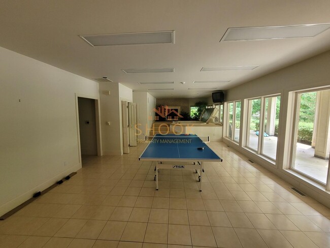 Building Photo - STUNNING LUXURY HOME - EVERYTHING YOU NEED - SHORT-TERM AND FURNISHED OPTIONS AVAILABLE