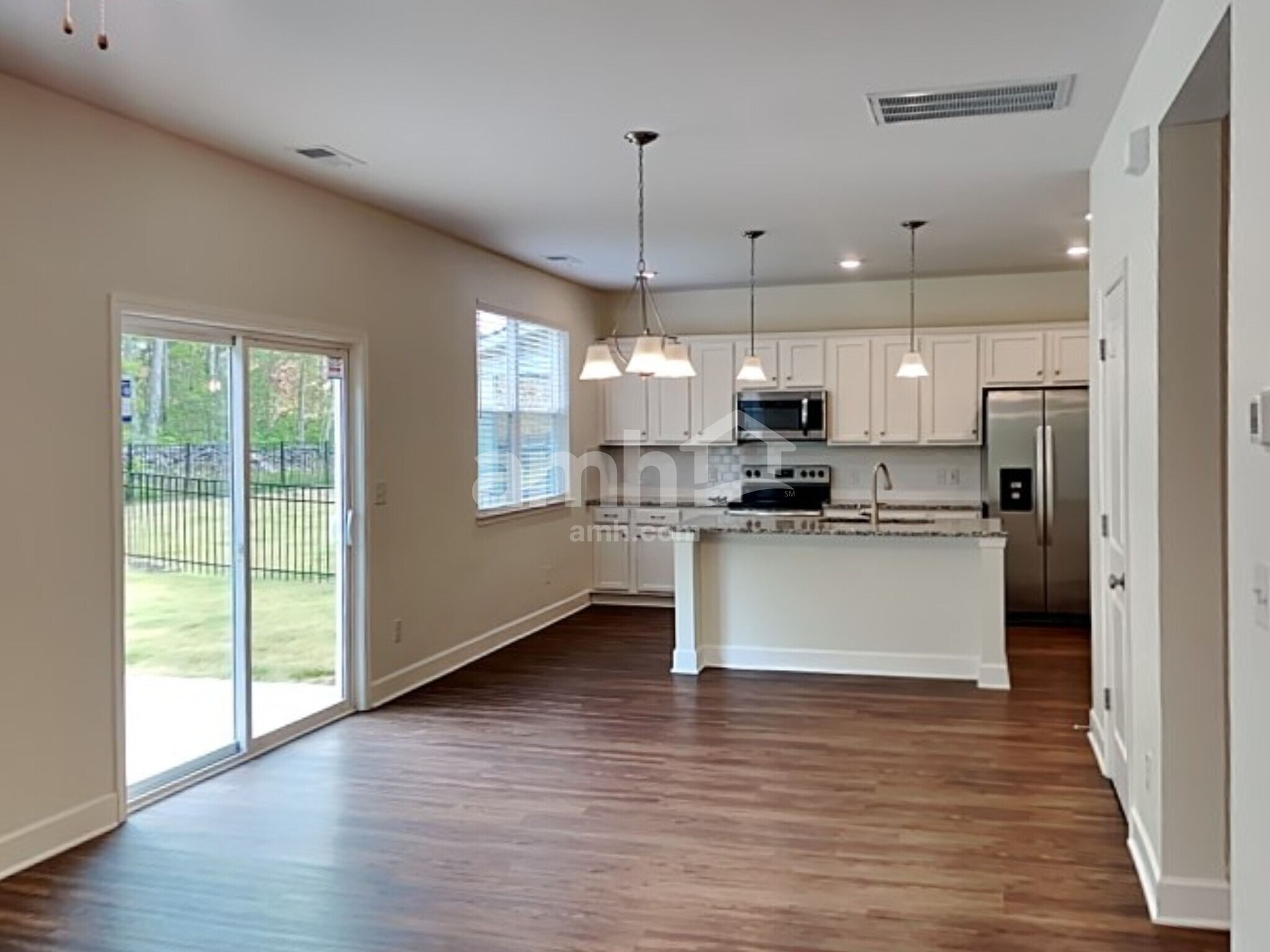 Building Photo - 5822 Zurich Rd