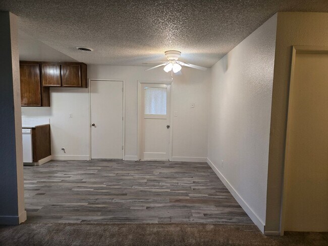 Building Photo - 545 Bluefield Ave