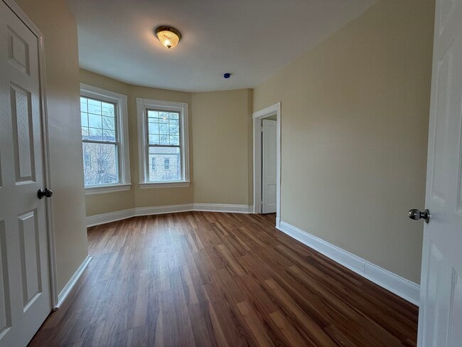 Building Photo - 816 19th St