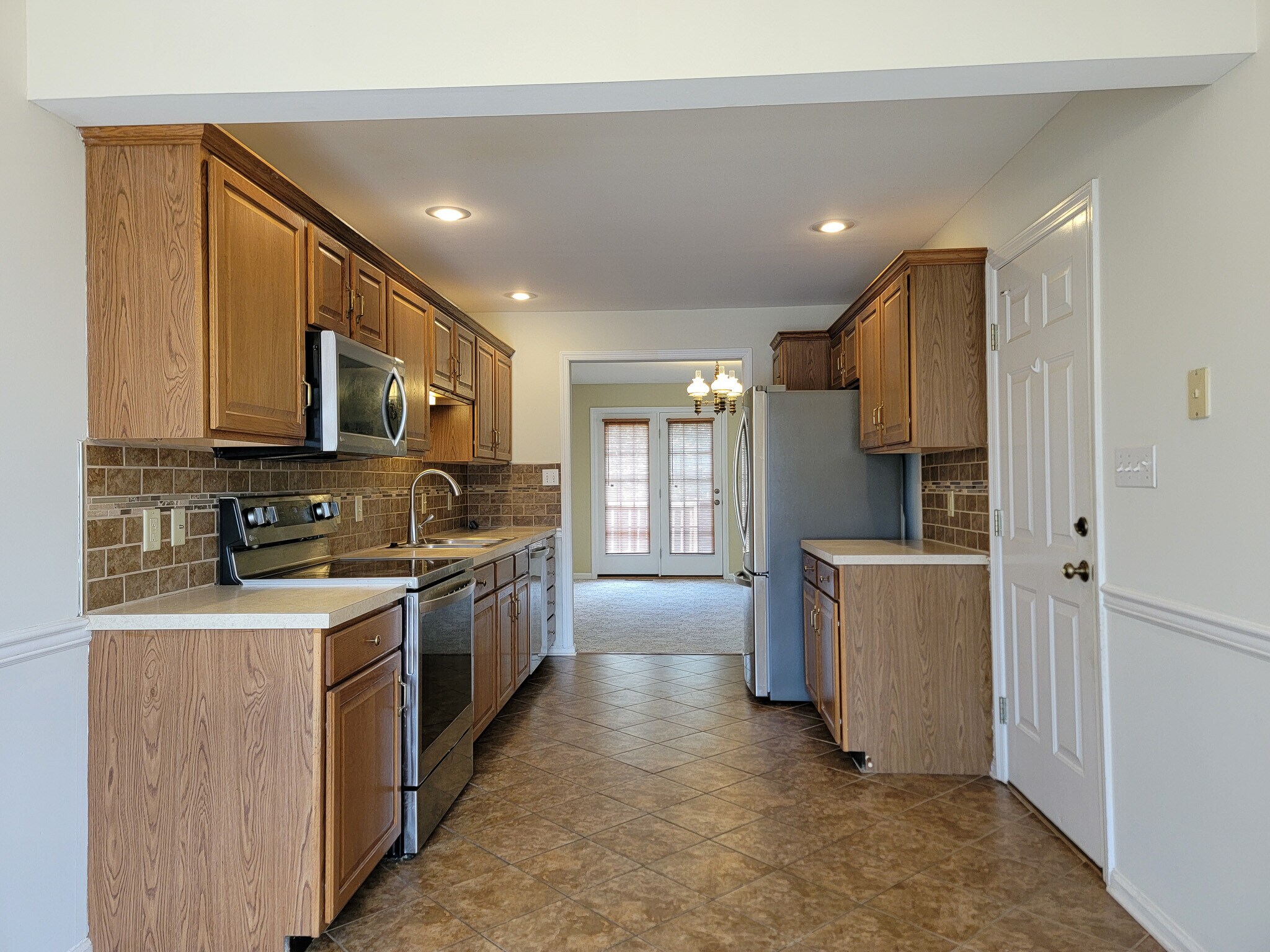 Building Photo - 40 Spring Hill Ln