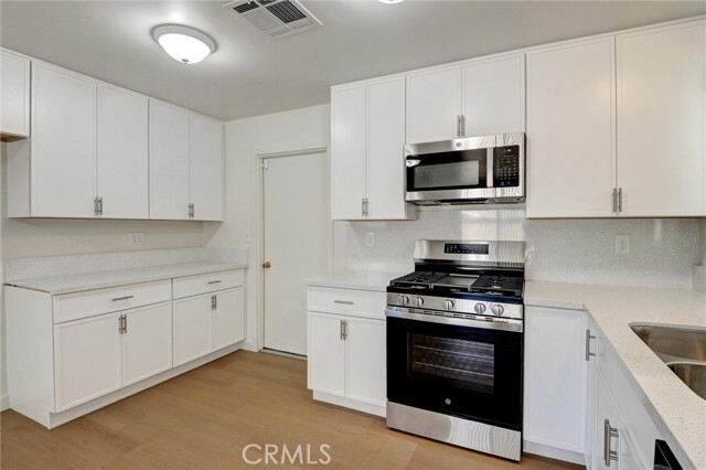 Building Photo - 2197 Larchmont St