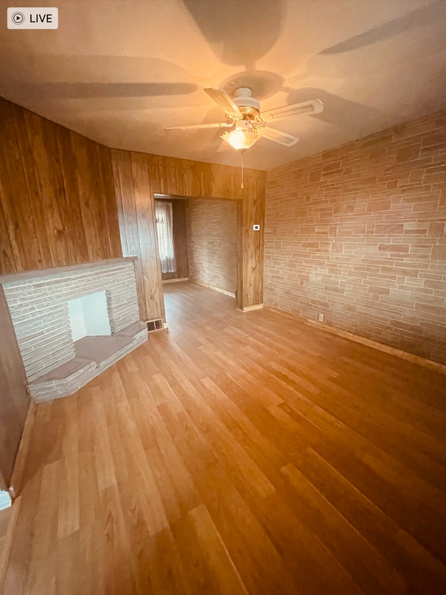 Building Photo - 3 Bed 1 Bath Munhall Pa