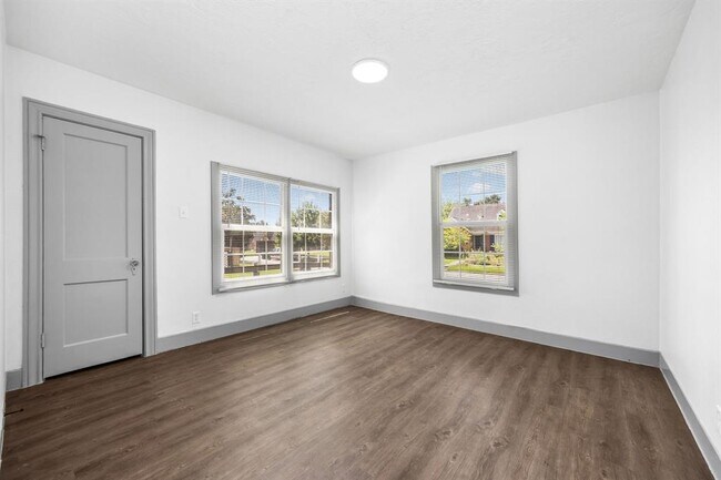 Building Photo - 1501 Godwin St