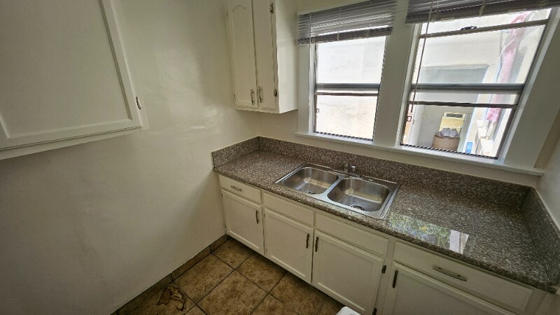 Building Photo - 1521 Wilcox Ave