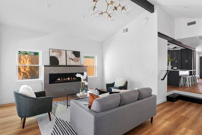 Building Photo - 6501 Thomas Springs Rd