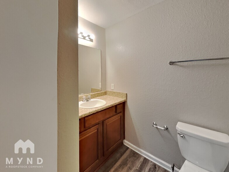 Building Photo - 206 Palm St