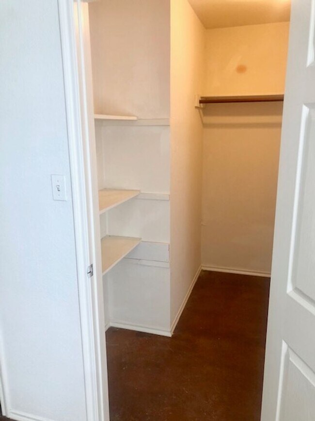 Building Photo - Gated Senior Community!