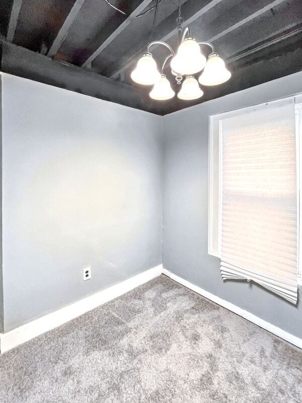 Building Photo - 116 E Great Lakes St
