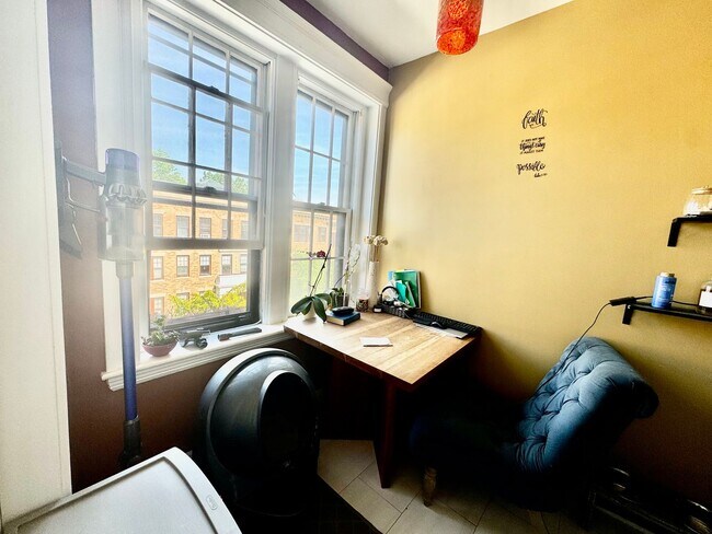 Building Photo - Spacious Cambridge 1 Bed