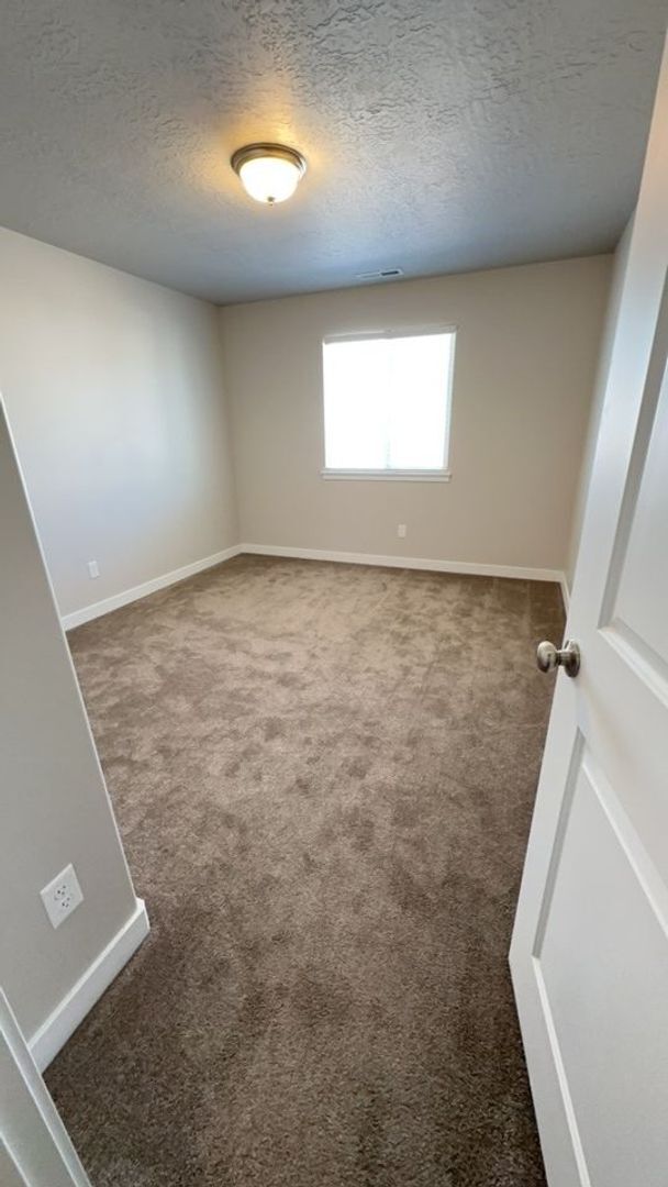 Building Photo - 823 N Wellington Ct