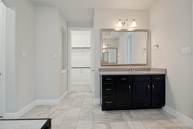 Building Photo - 2802 Merlot Cir