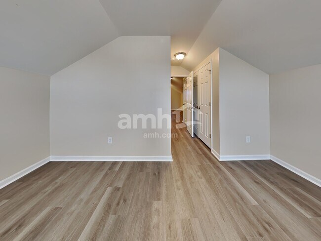 Building Photo - 1100 Briar Rose Ln