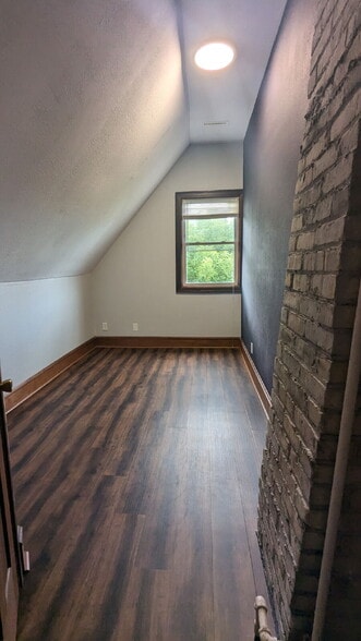 Building Photo - 1908 E Webster Pl