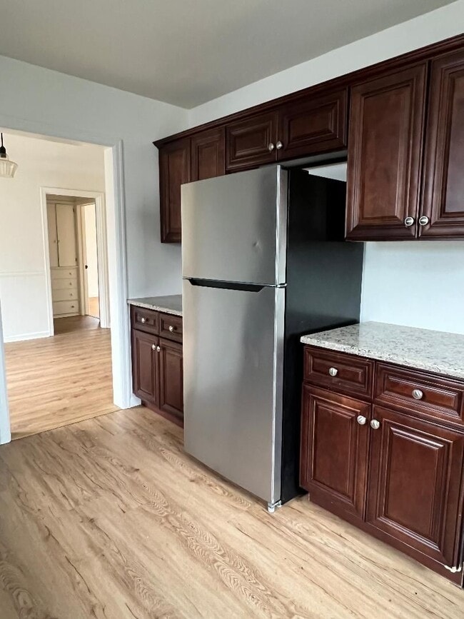 Spacious and updated singlefamily home! 152 Crim St Bowling Green OH