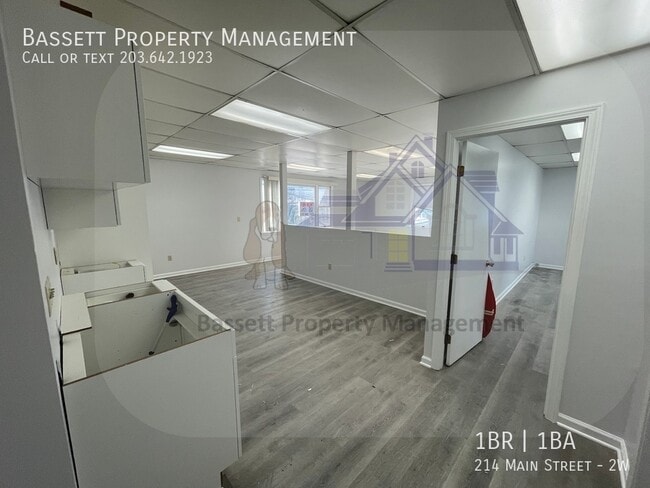 Building Photo - 214 Main St