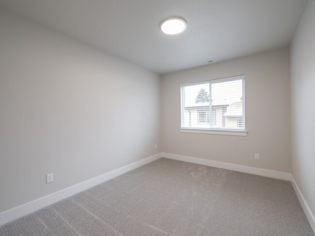 Building Photo - 9381 SW Eunice Ln