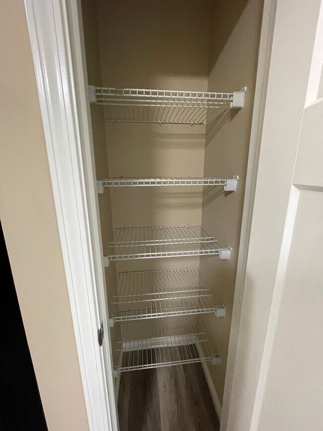 Building Photo - Single family home, with fenced in backyard!