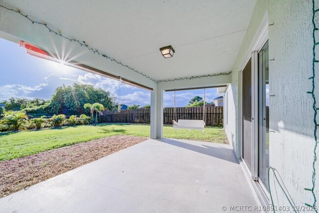 Building Photo - 4631 SW Athena Dr