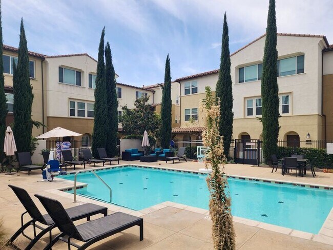 Building Photo - 2415 Tapestry Wy