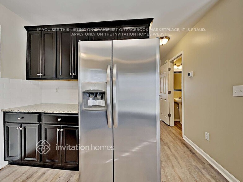 Building Photo - 15181 Tracy Beth Rd