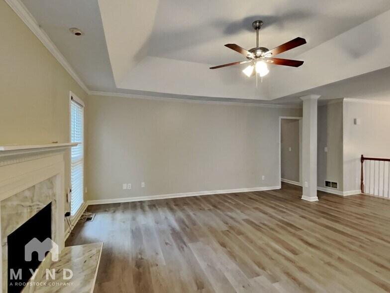 Building Photo - 103 Creekside Dr